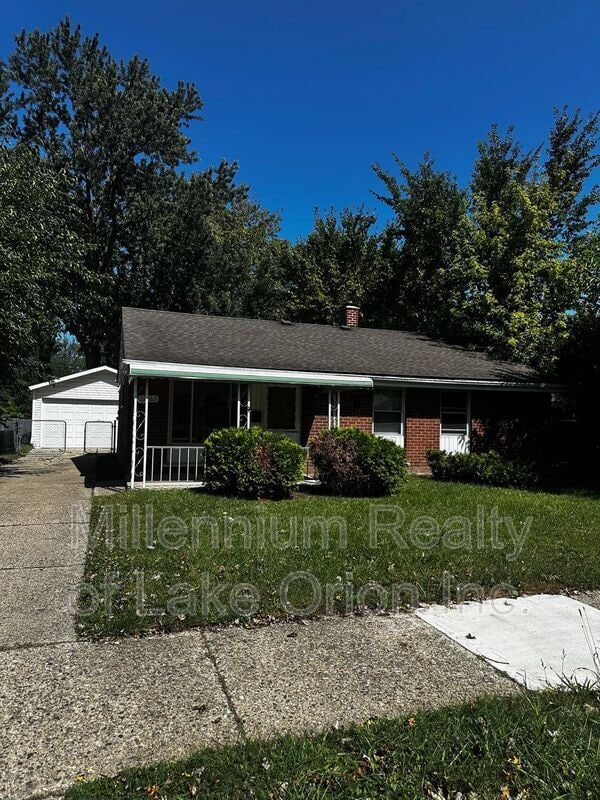 Building Photo - 11263 Edgemont Ave