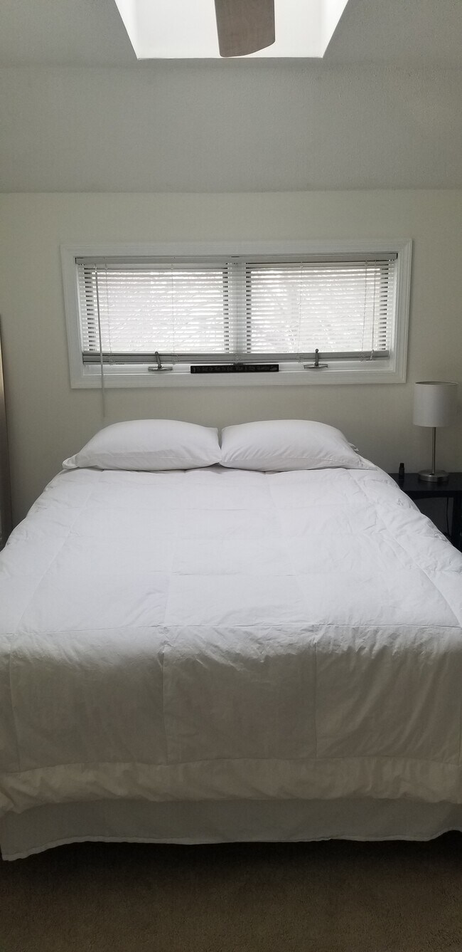 Building Photo - 4 Ryan Way