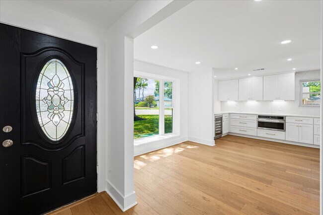 Foto del edificio - 10730 Wickersham Ln