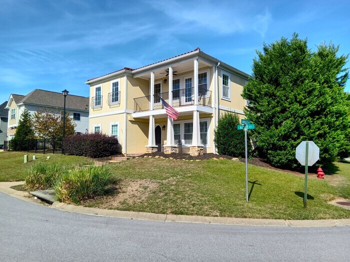 Foto principal - Deeded Boat Slip Comes with Home in Gated ...