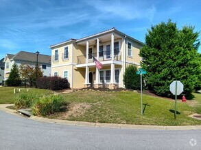 Building Photo - 305 Amalfi Dr
