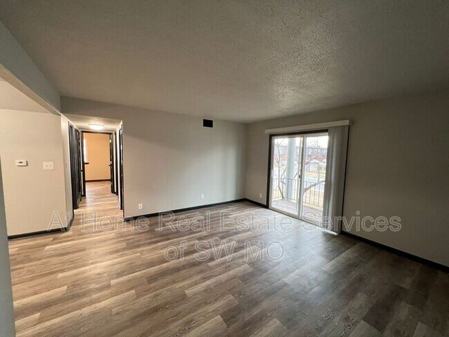 Foto del edificio - 1242 E Cherry St