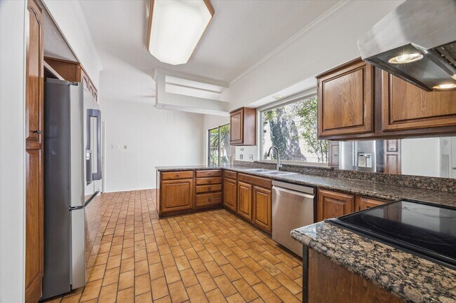 Foto del edificio - 2721 S Glen Haven Blvd