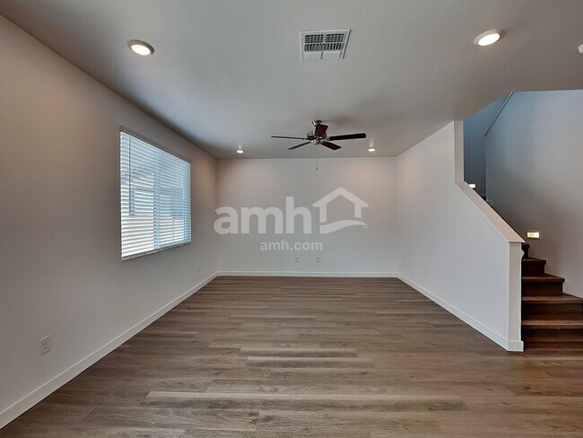 Building Photo - 18489 W El Cortez Pl
