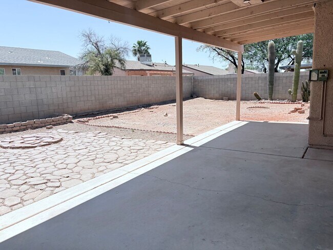 Foto del edificio - newly remodeled 3 bed/ 2 bath home