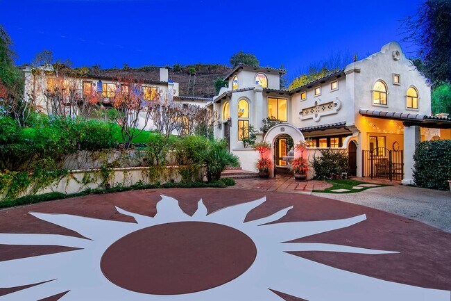 Foto del edificio - 31350 Lobo Canyon Rd