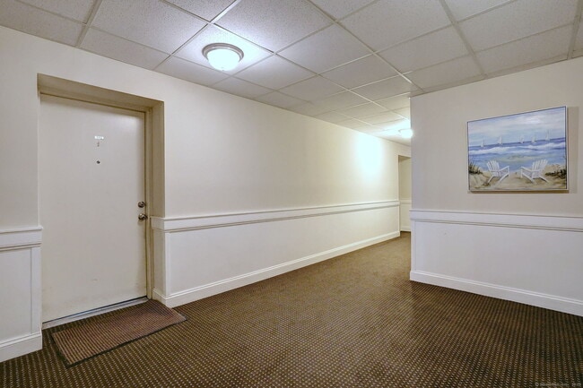 Building Photo - 181 Melba St