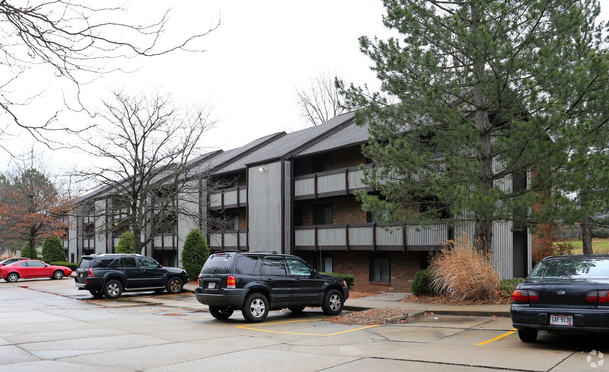 Building Photo - 1300 Bailey Rd