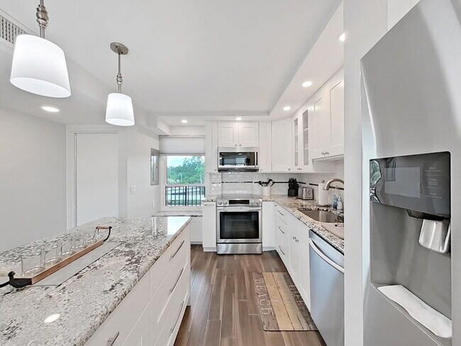 Foto del edificio - 2620 Cove Cay Dr