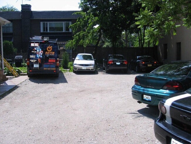 Building Photo - 611 Mulberry Pl
