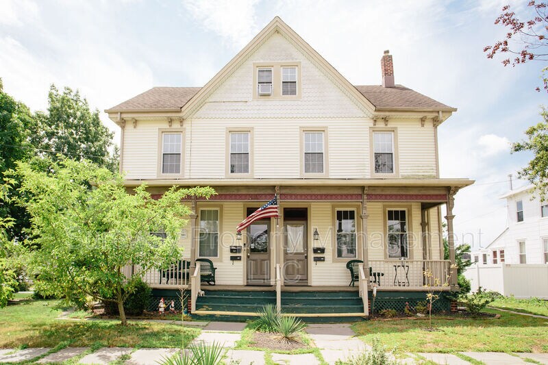 Primary Photo - 108 E Elm St