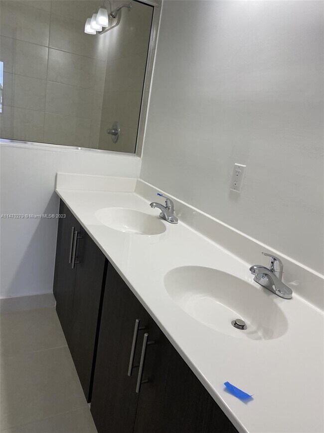 Foto del edificio - 15650 SW 136th St