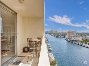 Building Photo - 1833 S Ocean Dr