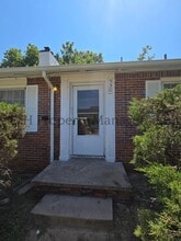 Building Photo - 530 S Glendale St