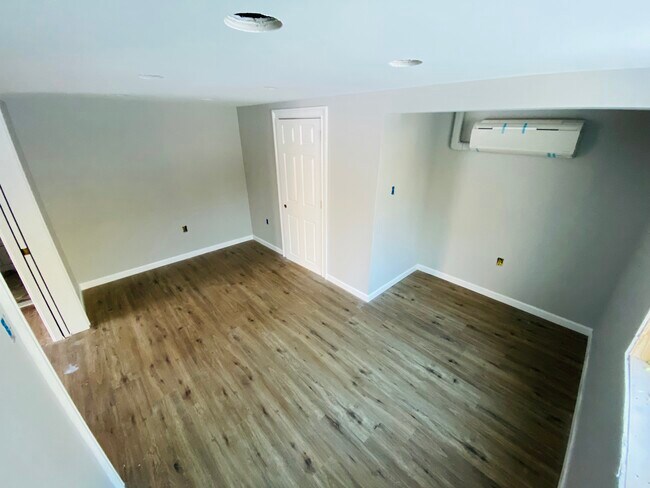 Building Photo - 15 Medford Rd
