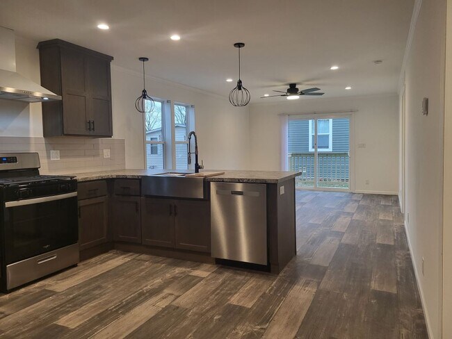 Foto del edificio - 1124 Lake Terrace Rd