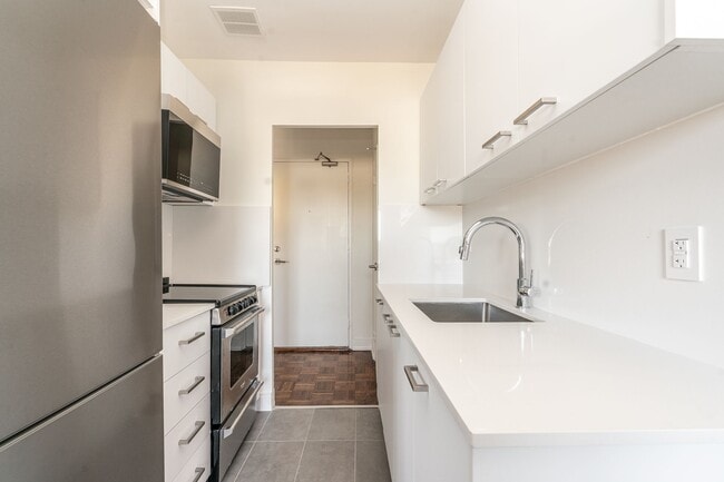 Photo du bâtiment - 612 Dawes Rd