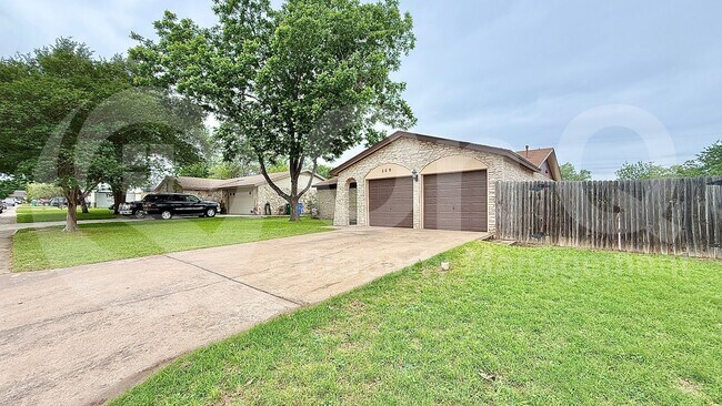 Building Photo - 509 Greenway Dr