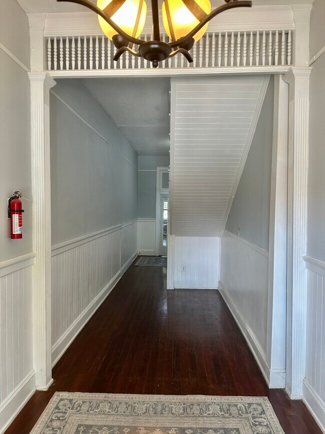 Pasillo - 632 Arlington Pl
