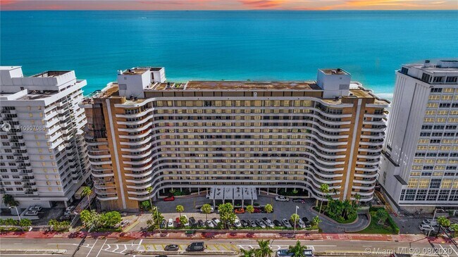 Building Photo - 5555 Collins Ave