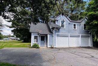 Building Photo - 19 Maple St
