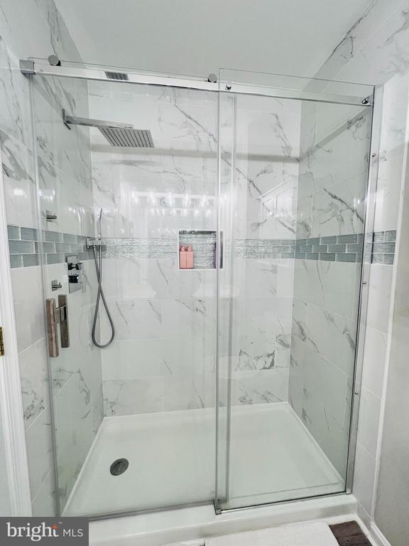 Foto del edificio - 46375 Pryor Square