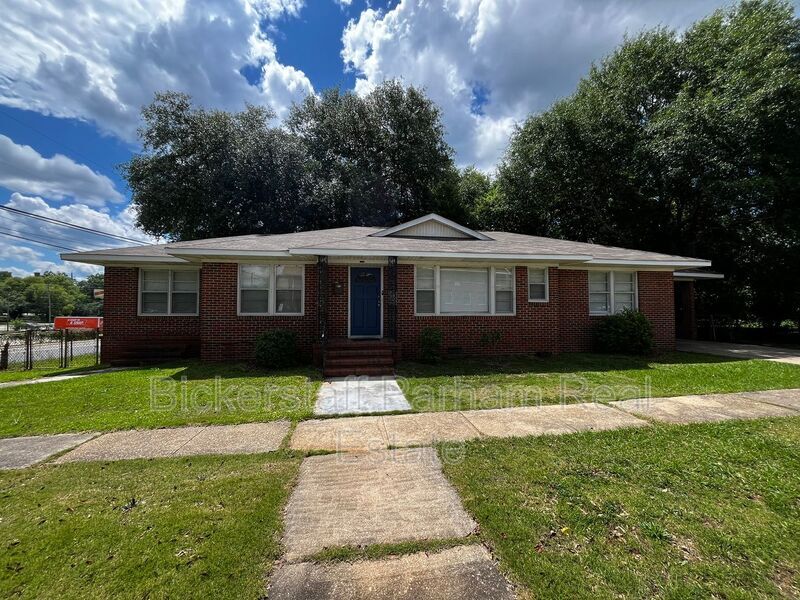 Primary Photo - 3501 Third Avenue