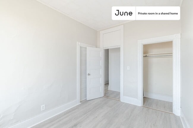 Building Photo - Room in Shared 4 bed/1 bath home