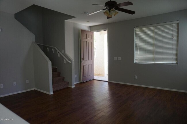 Building Photo - 3815 E Santa Fe Ln