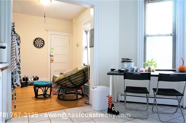 Foto del edificio - 82 Gardner St