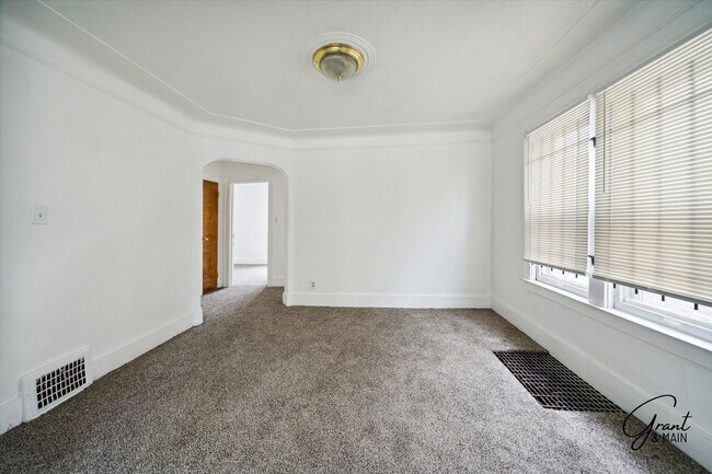 Foto del edificio - 14920 Washburn St