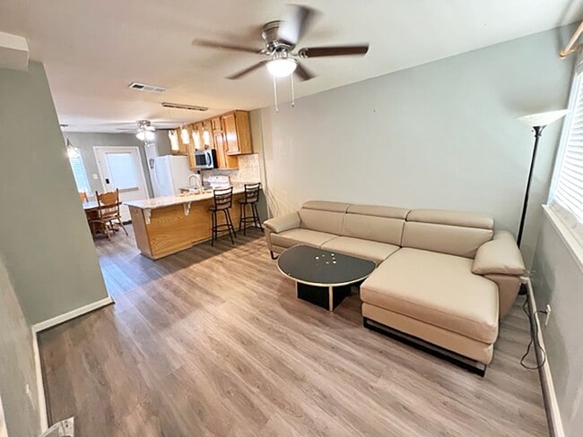 Foto del edificio - Great 2 Bdrm 1-1/2 Bath Condo at UNT in Denton, TX
