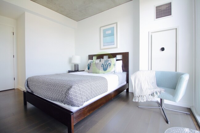 Foto del edificio - 1155 N Howe St