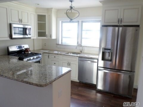 Foto del edificio - 126 Allenwood Rd