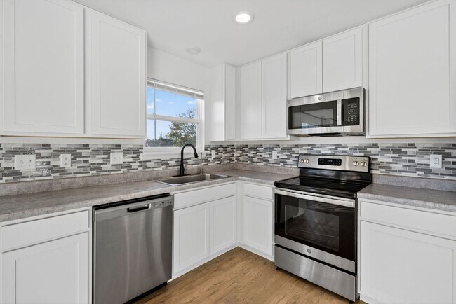 Foto del edificio - Modern 2-Bedroom Townhome