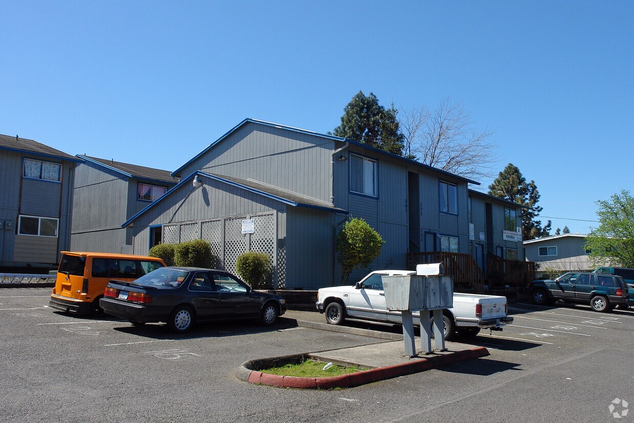 Primary Photo - Rimcrest Apartments