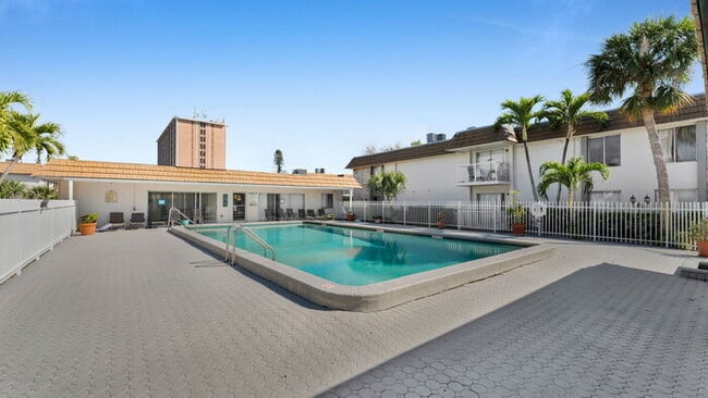 Building Photo - 1830 Maravilla Ave