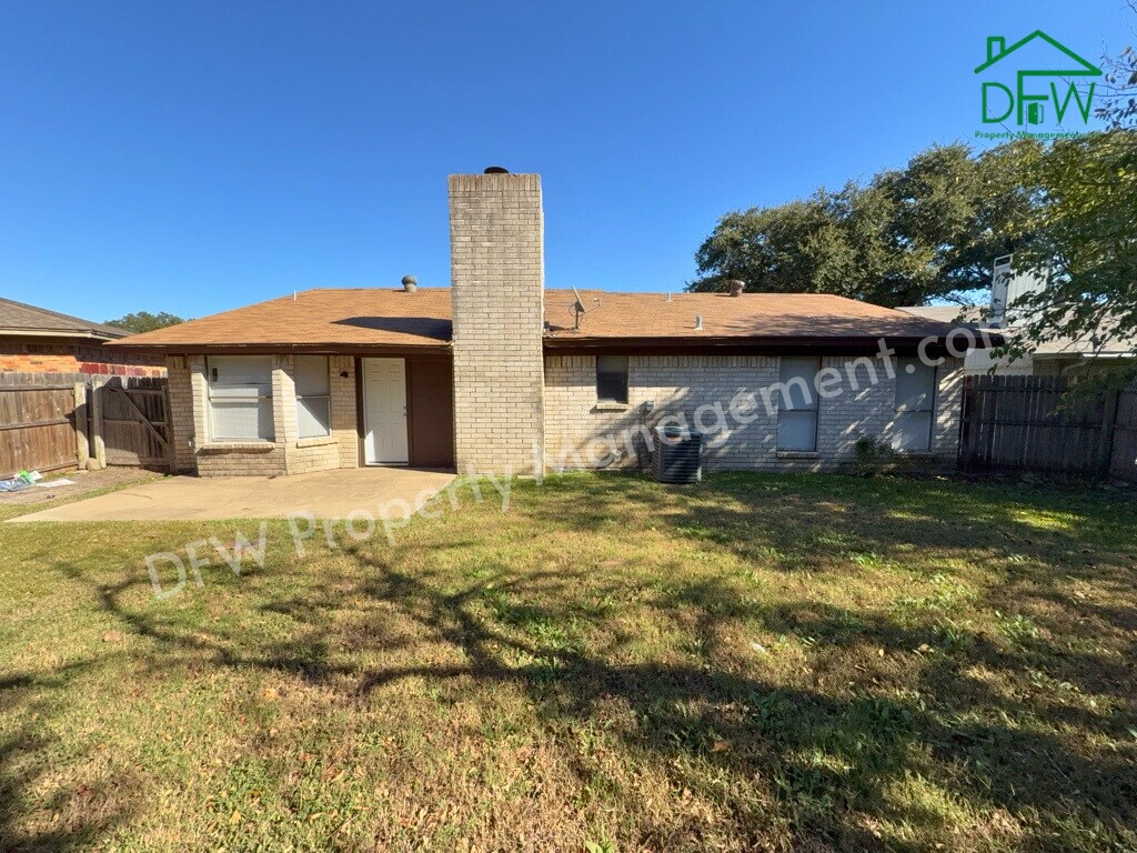 Foto del edificio - Charming 3BR Home for Lease with Spacious Backyard in Fort Worth