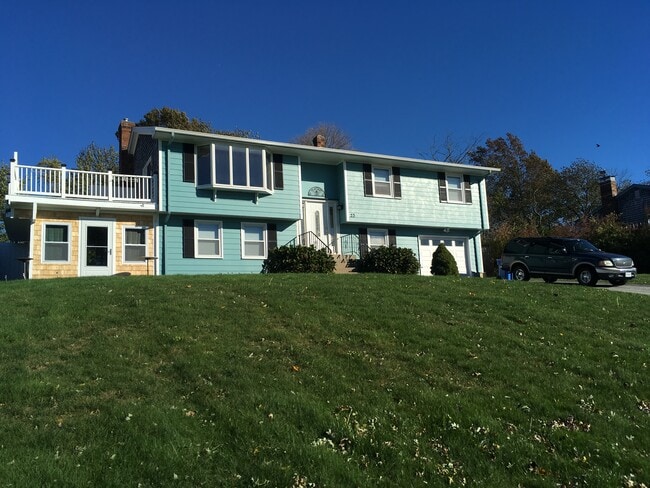 Building Photo - 23 Algonquin Dr