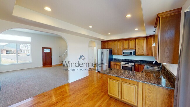 Foto del edificio - 547 Magnoni *Primary Bath with Tub, Walk I...