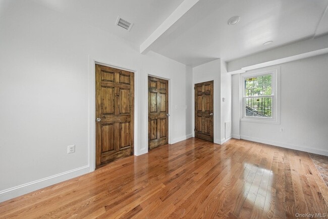 Foto del edificio - 14 Yankee Pl