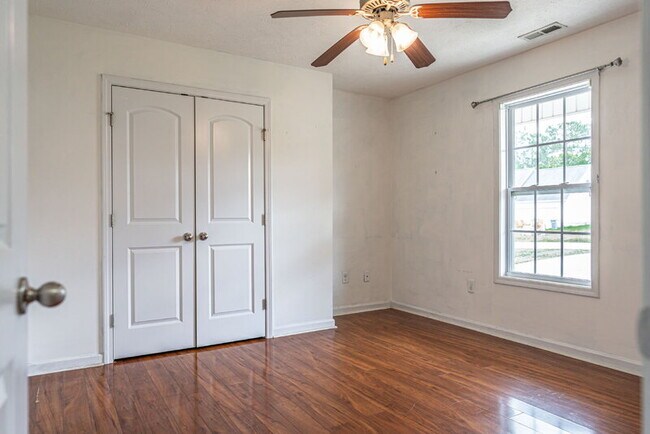 Building Photo - 289 Strike Eagle Dr