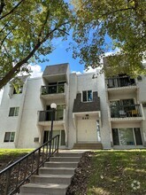 Building Photo - 525 6th Ave N