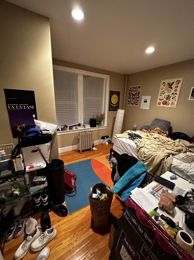 Building Photo - 3 bedroom in Brookline MA 02446