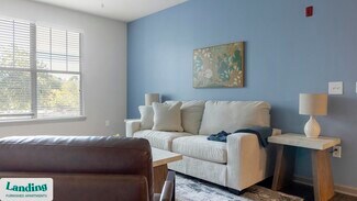 Building Photo - 900 E Six Forks Rd