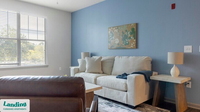 Building Photo - 900 E Six Forks Rd