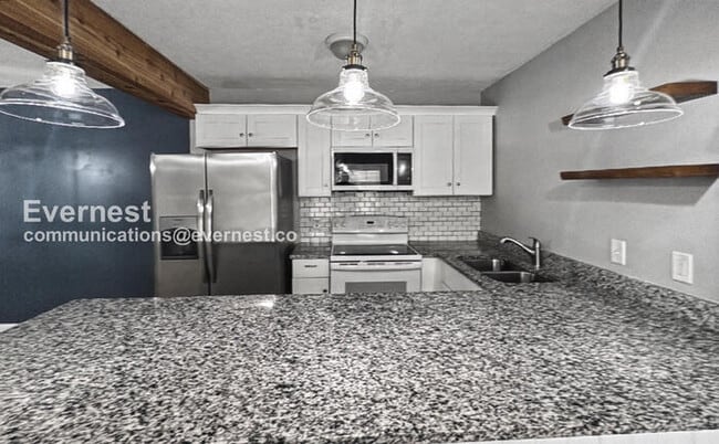 Building Photo - 2812 Georgetown Dr