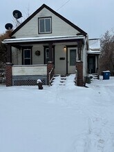 Building Photo - 703 W 18th St