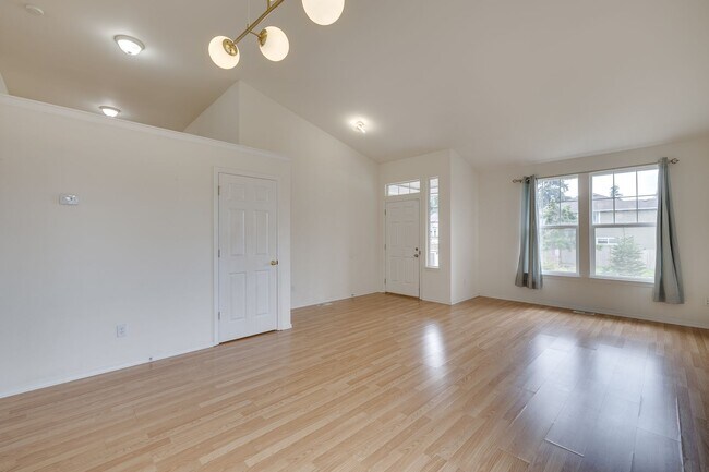 Foto del edificio - Spacious 4 Bed Home for Rent in Mountlake ...