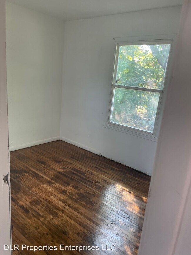 Foto del edificio - 3 br, 1 bath House - 4680 N. Hartford Ave